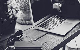 欧冠冷门频发！意甲劲旅折戟，阿森纳重振旗鼓，巴萨强势登顶